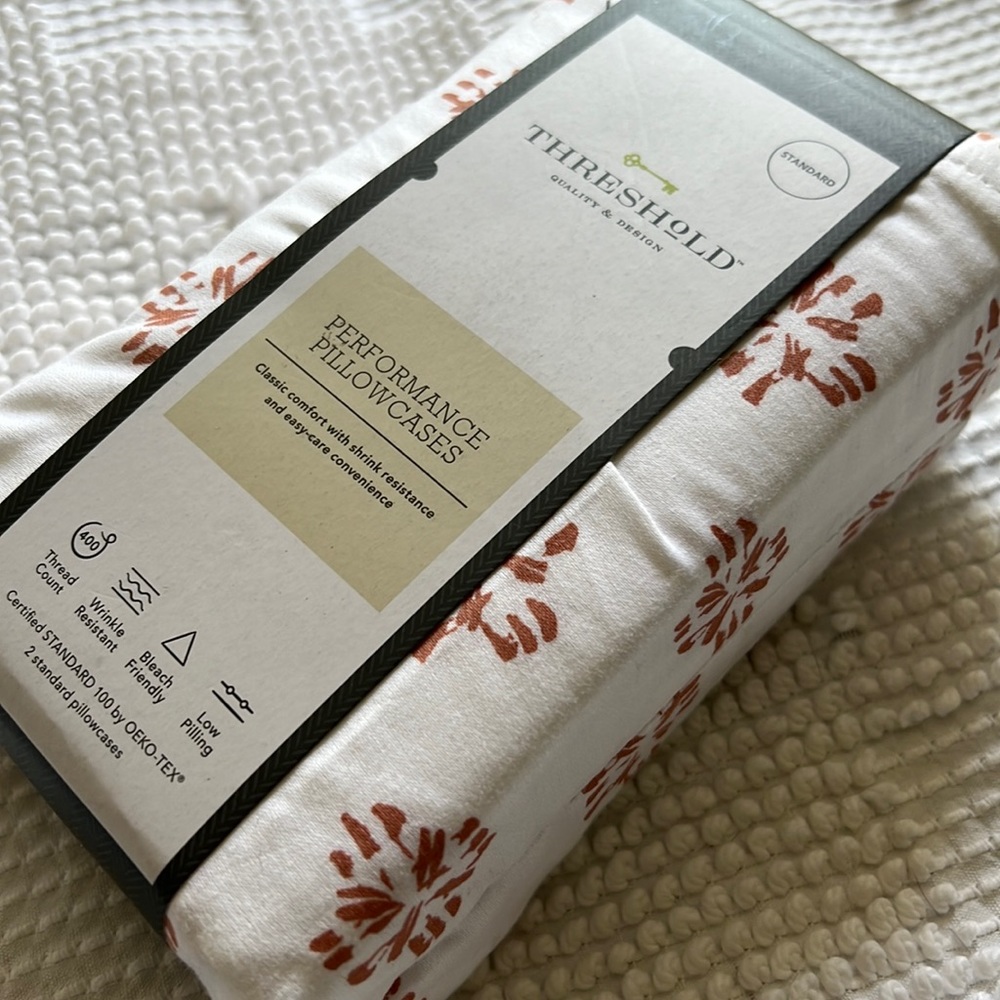 NWT Threshold Shahala Pillowcase set